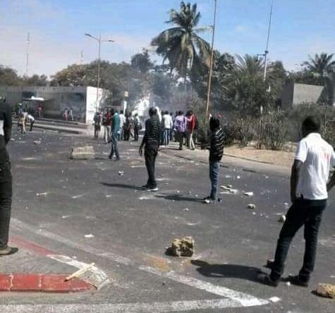 Les exigences sans délai des étudiants de la Coalition articles 118 et 119 du COCC