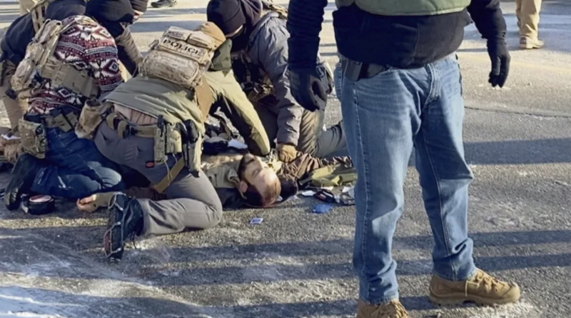 USA : L’EXÉCUTION D’ALEX PRETTI, UN TÉLÉPHONE CONTRE DES FUSILS